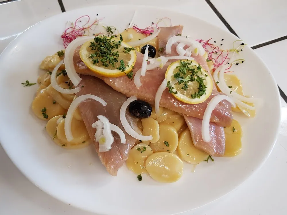 Filet de Harengs Fumé Et Sa Salade de Pdt